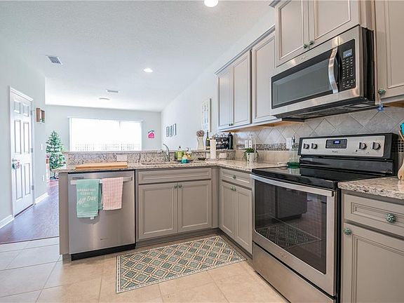 5th image of 9131 Hillcroft Dr