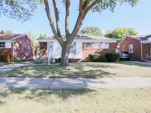 18441 Frazho Rd, Roseville, MI 48066