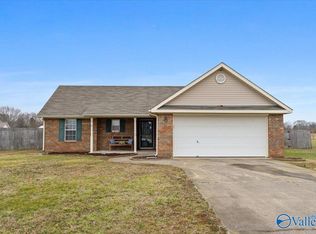 106 Valley Meadows Dr, Hazel Green, AL 35750