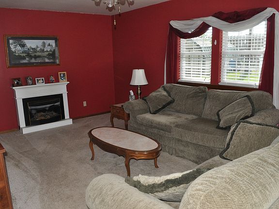 4th image of 2555 Windsor Dr