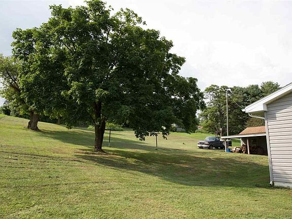 4th image of 9517 Singers Glen Rd