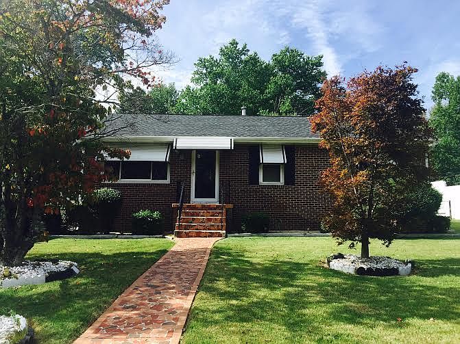 1st image of 526 Labrook Dr