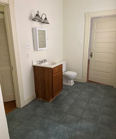 200 W Broad St #302 — Photo 6