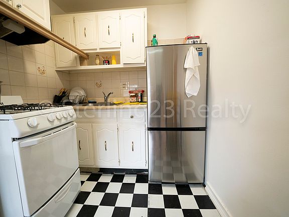 2nd image of 23-09 29th St #1E