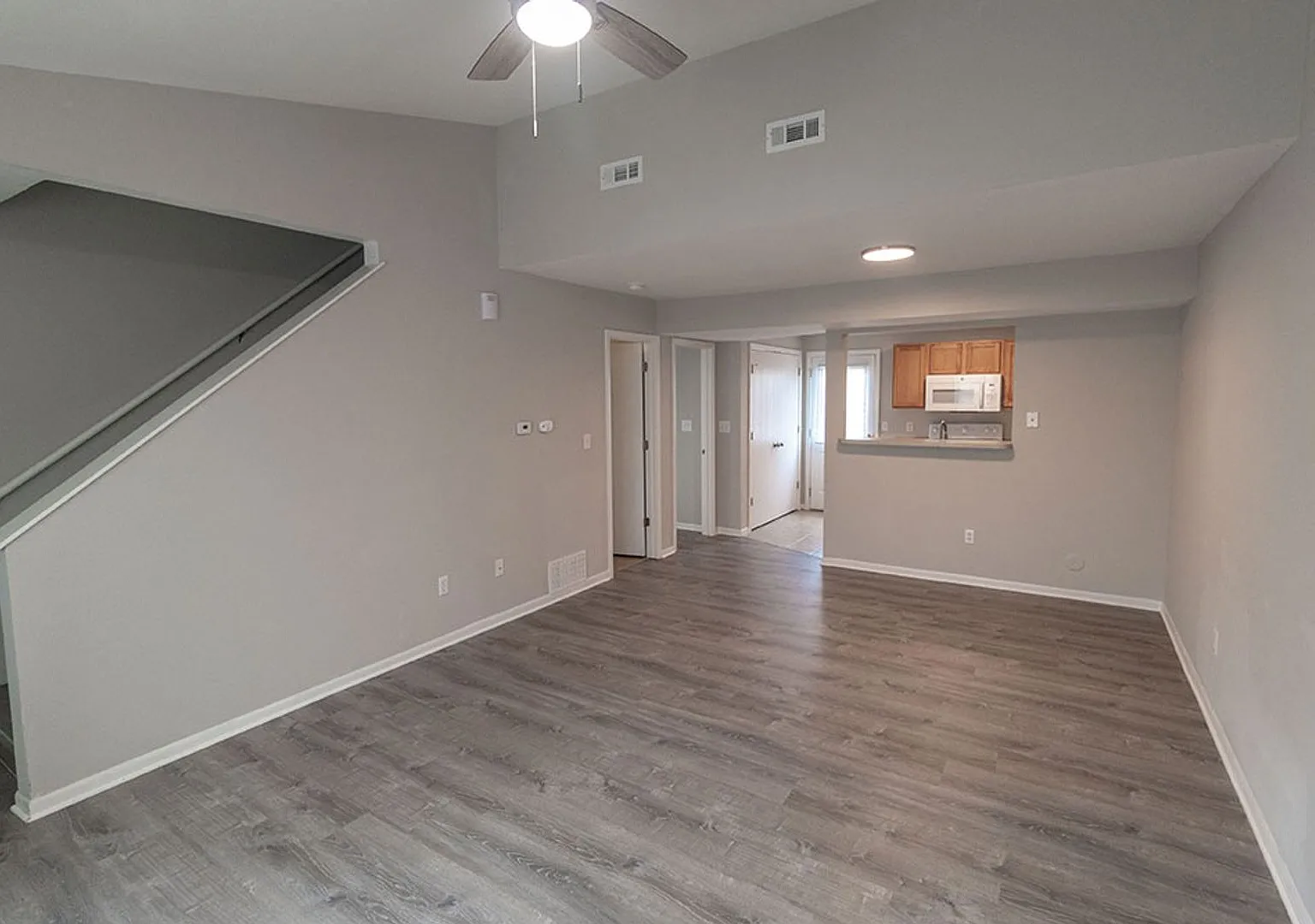 Large 4 bedroom Duplex — Photo 4