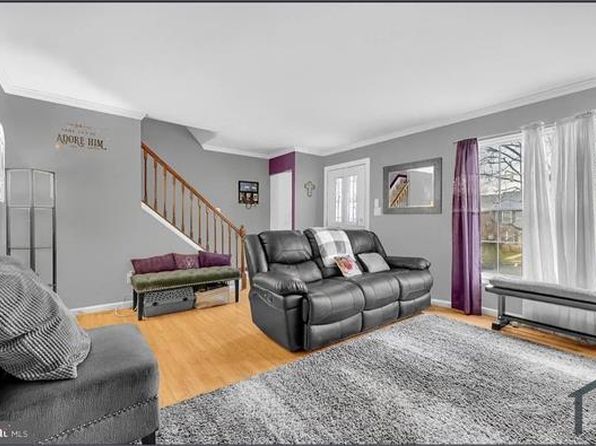 22 Clearlake Ct
