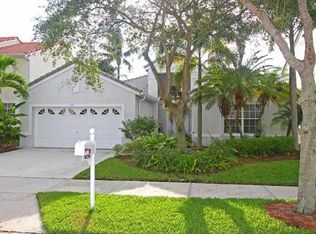 476 Cambridge Ln, Fort Lauderdale, FL 33326