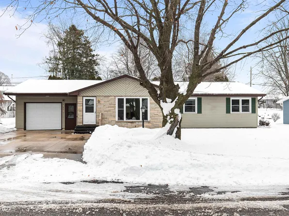 1820 Nassau St, New London, WI 54961