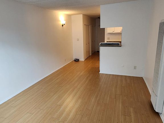3rd image of 3770 Vinton Ave #21