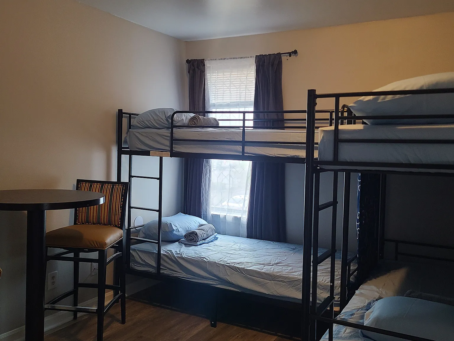 2 bed, 846 sqft, $1,200 — Photo 3
