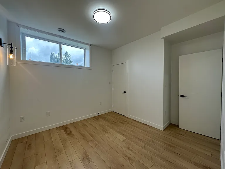 750 Moncton Ave — Photo 12