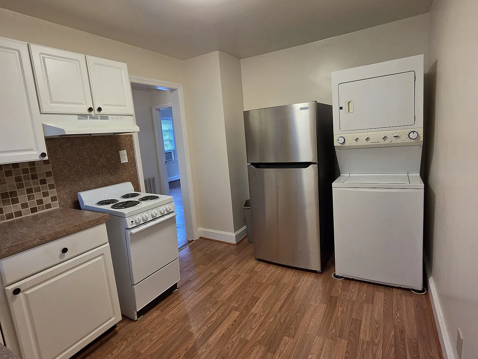2 bed, 700 sqft, $1,000 — Photo 2