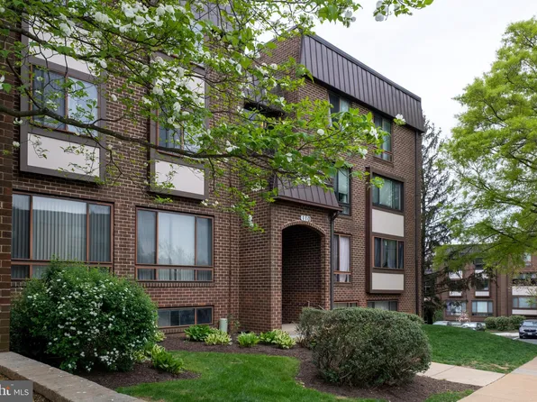110 Roberts Ln APT 200, Alexandria, VA 22314