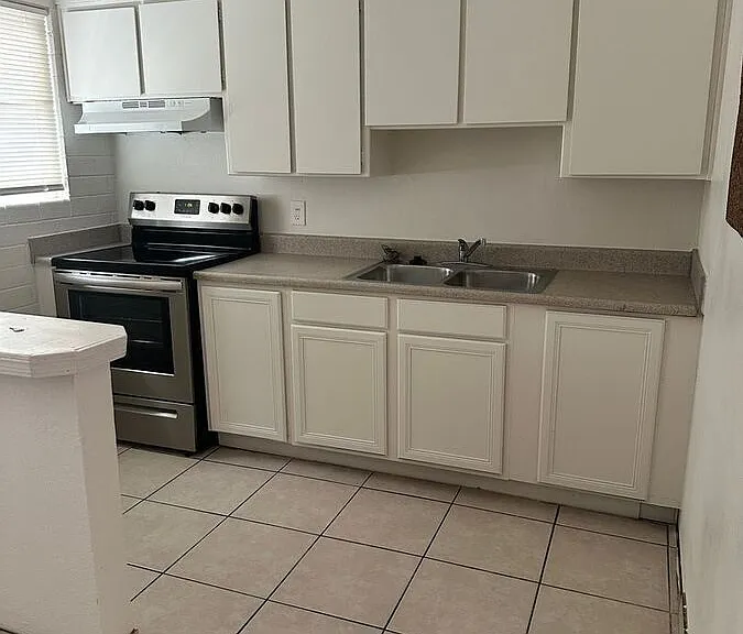 3027 N 37th St #5 — Photo 3