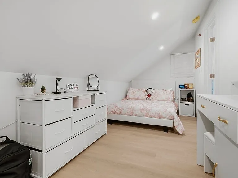 97 Hillside St #3A — Photo 13