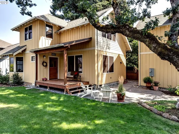 1806 Columbia St, Hood River, OR 97031