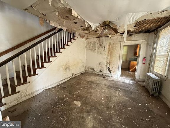 5th image of 40 Munroe Ct