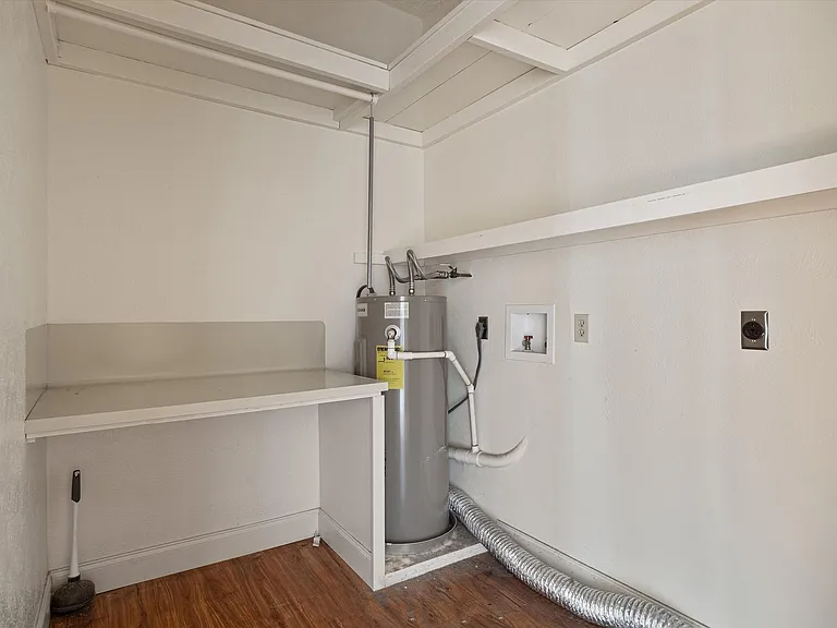 2106 Allred Dr — Photo 13