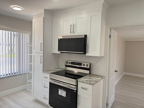 3rd image of 14814 Wildflower Ln