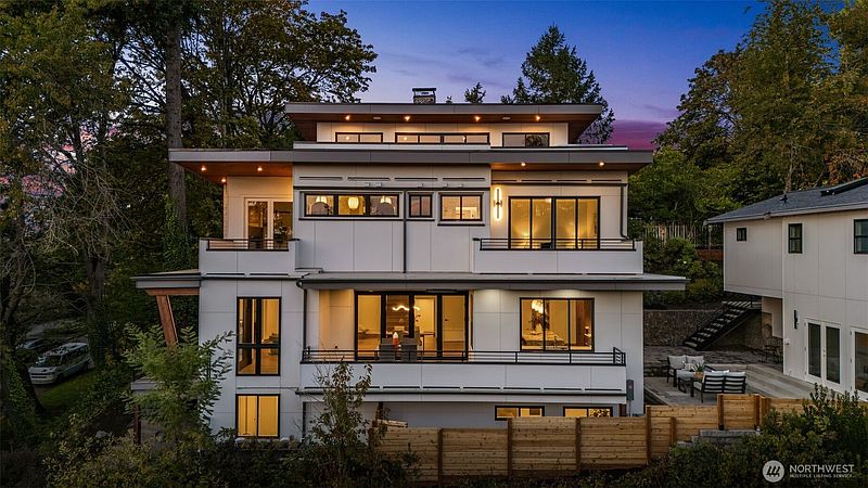 2nd image of 614 33rd Avenue E