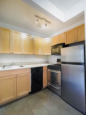 Rented by City Connections Realty | media 11