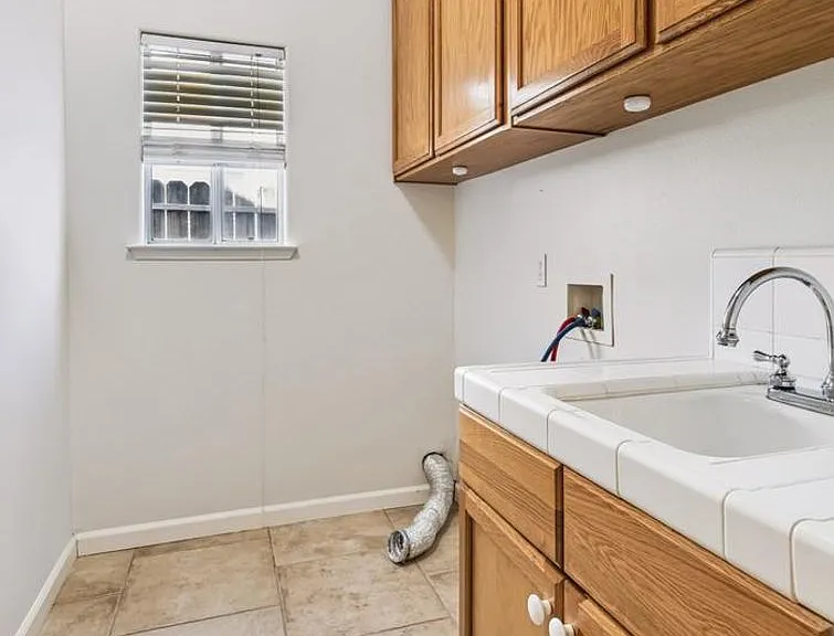 352 W Kelly Ave — Photo 15