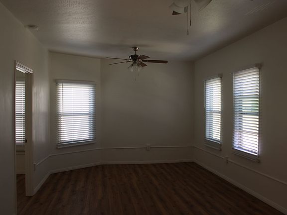 4th image of 293 1/2 3rd Ave APT 3