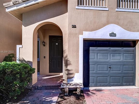 3rd image of 1462 SE 25th Ave #0
