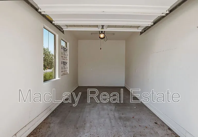 1142 E Bajor St — Photo 50