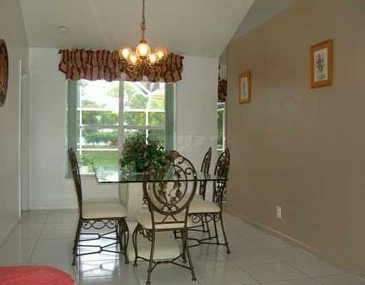 3rd image of 939 NW 161st Ave