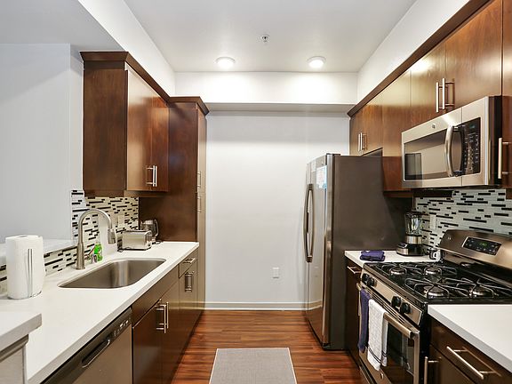 5th image of 11130 Otsego St APT 528-ID1030132P