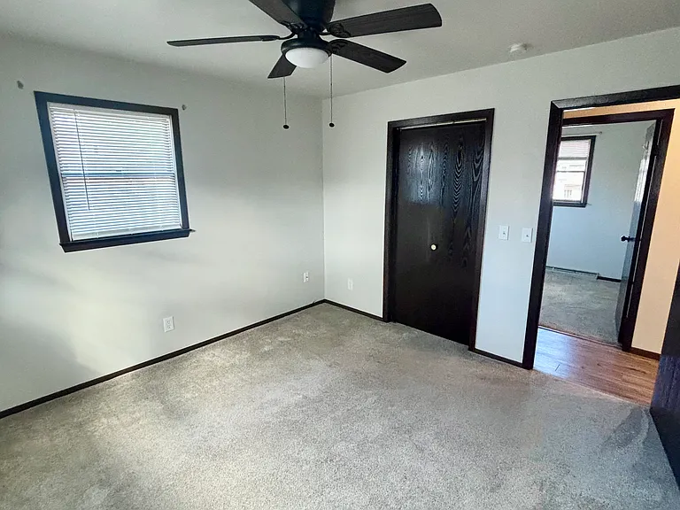 1033 Wilson Ave — Photo 4