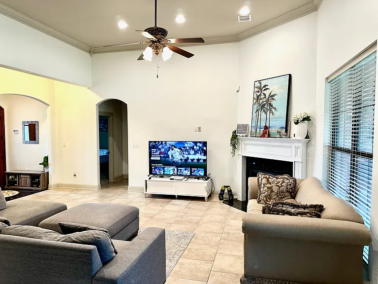 9427 Milbank Dr — Photo 7