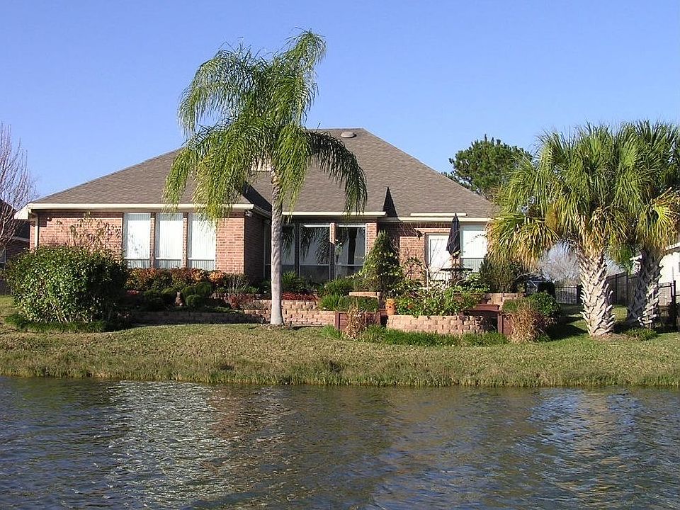 Back of house from lake