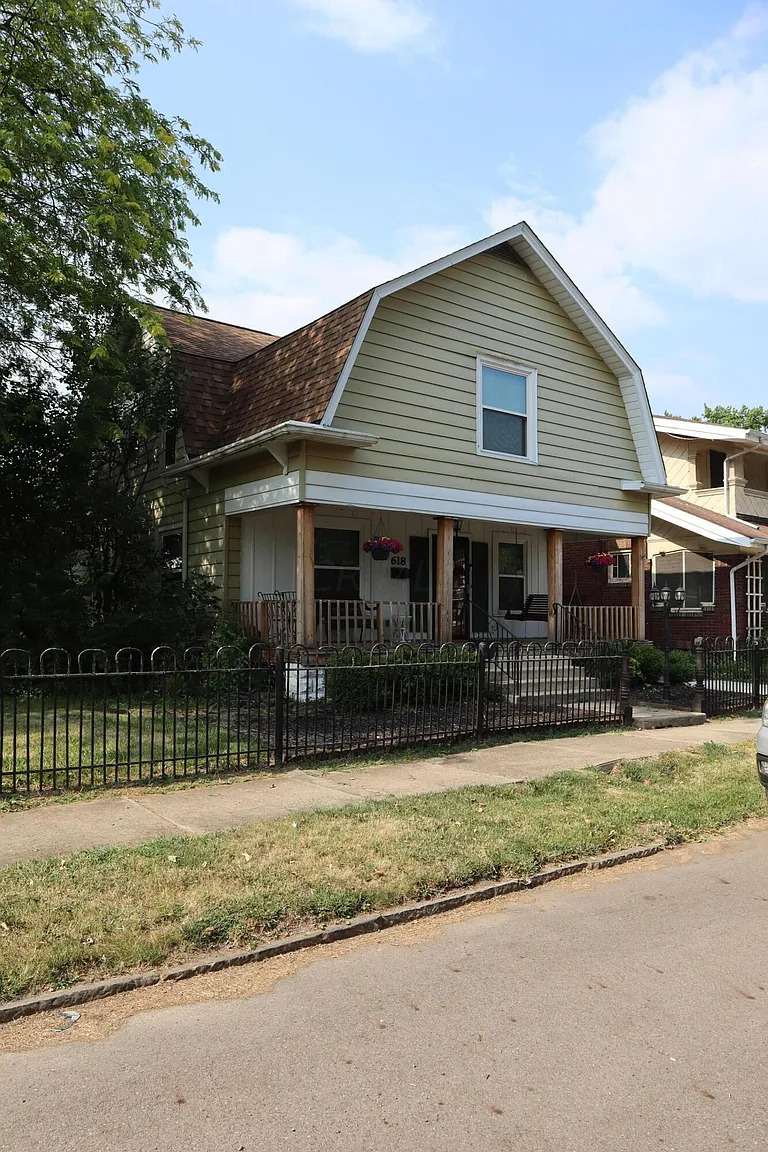 618 Yeoman St photo 1
