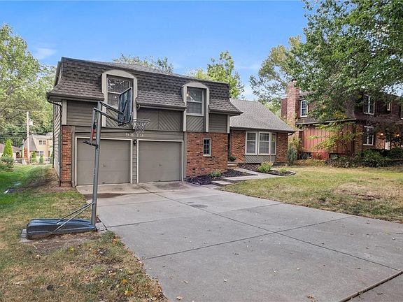 2nd image of 9839 Farley Ln
