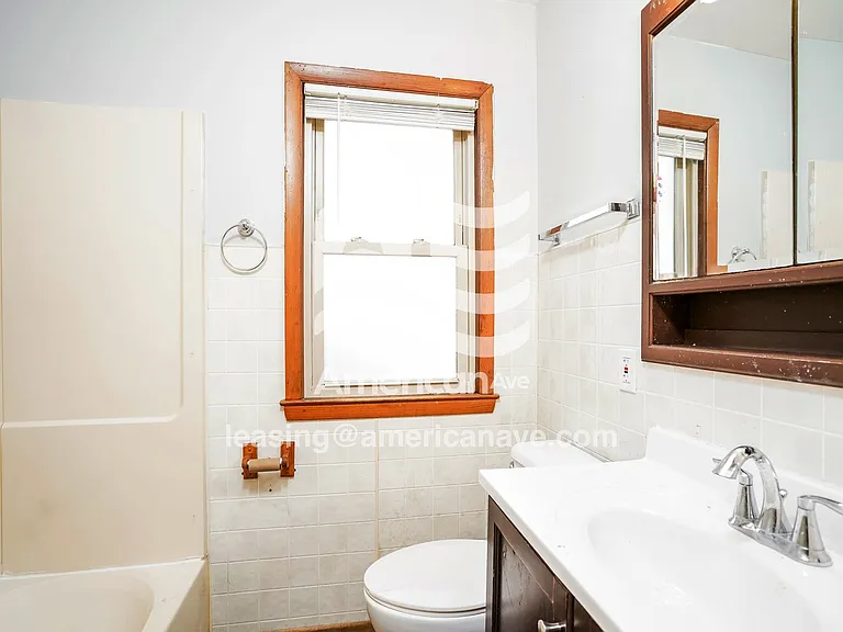 1494_011_bathroom_14114977.jpg
