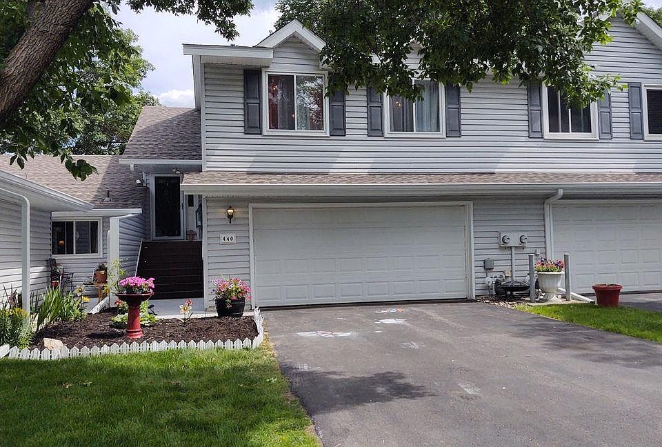 1st image of 440 95th Ln NE