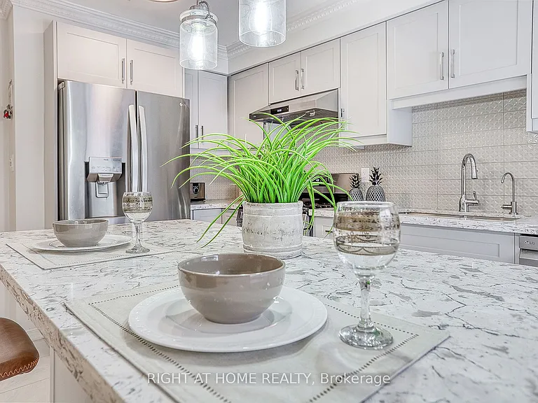75 Carpendale Cres — Photo 15