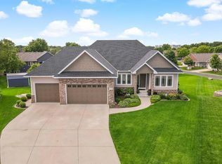 502 Prague Ct SE, New Prague, MN 56071