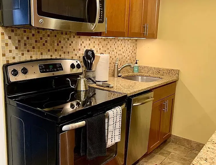 638 Q St NW #B — Photo 10