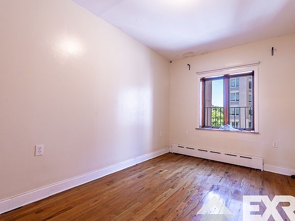 5th image of 914 Bergen St #3A