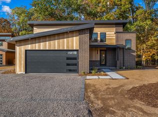 383 E Dry River Ct, Springfield, MO 65803