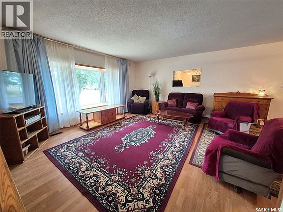 2nd image of 434 Hunt St