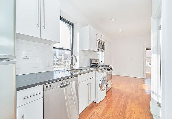 2nd image of 359 W 54th St APT 6FS
