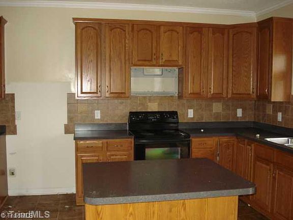 3rd image of 5200 Mystic Oak Cir