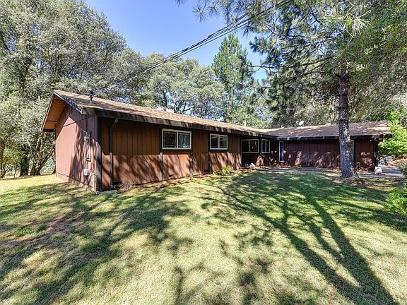 4th image of 4184 Helen Ln