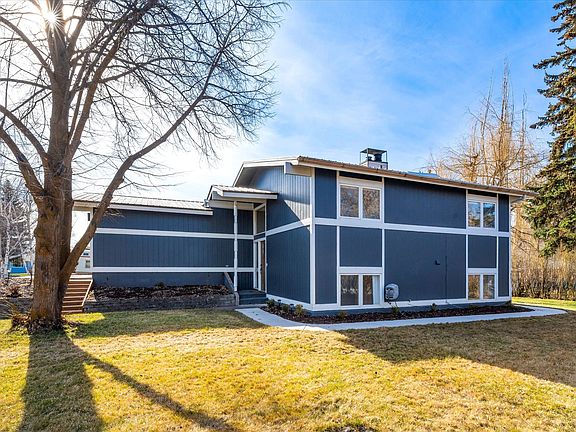 3rd image of 246 Rosewood Dr