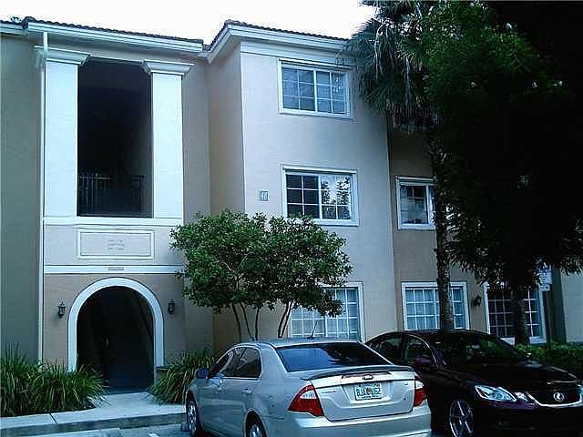 1st image of 2564 Centergate Dr APT 105