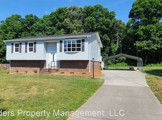 110 Carolina Dr, King, NC 27021